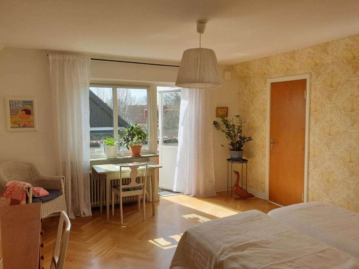 Egen Ovanvaning I Charmig Villa Naera Havet イースタッド エクステリア 写真
