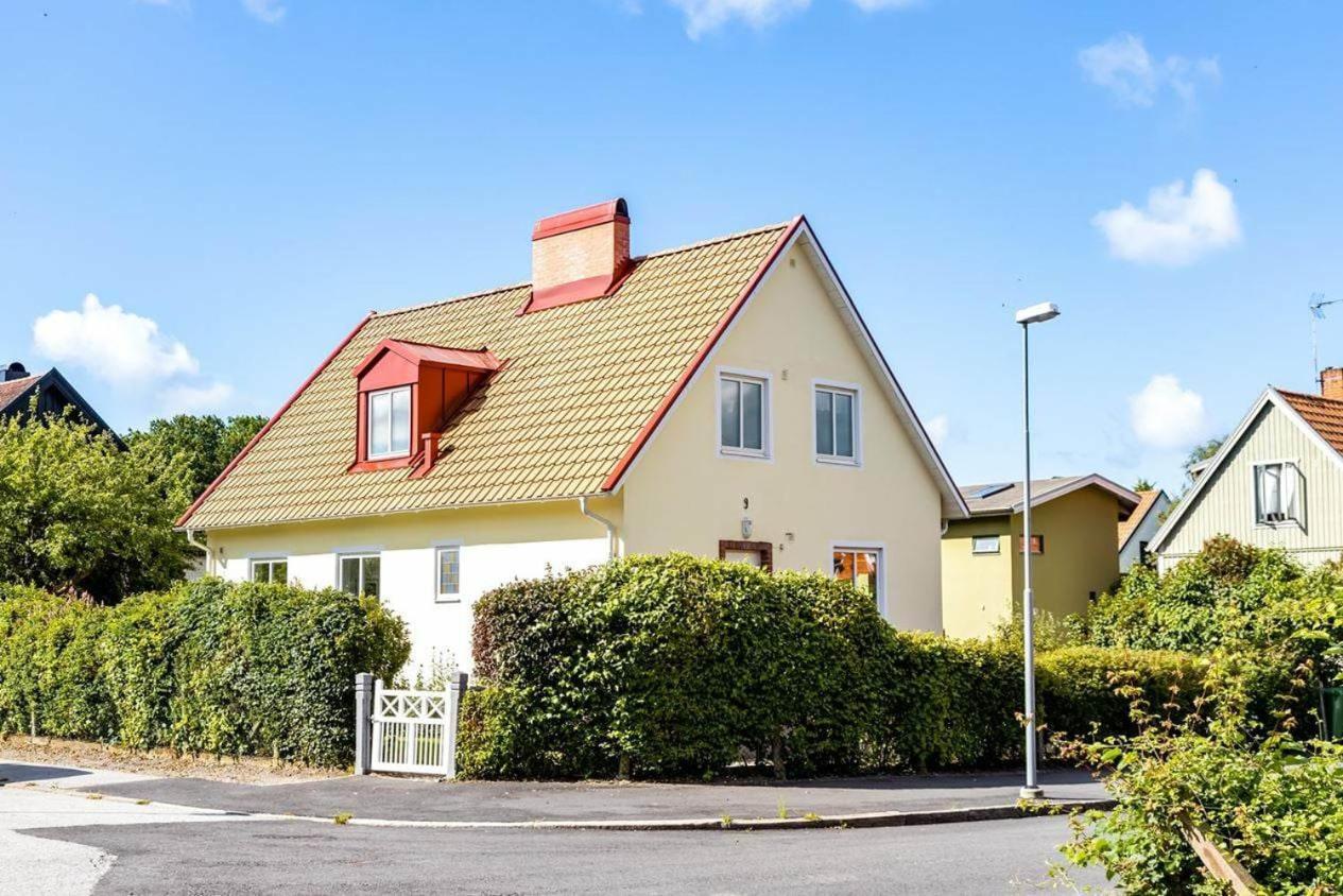 Egen Ovanvaning I Charmig Villa Naera Havet イースタッド エクステリア 写真